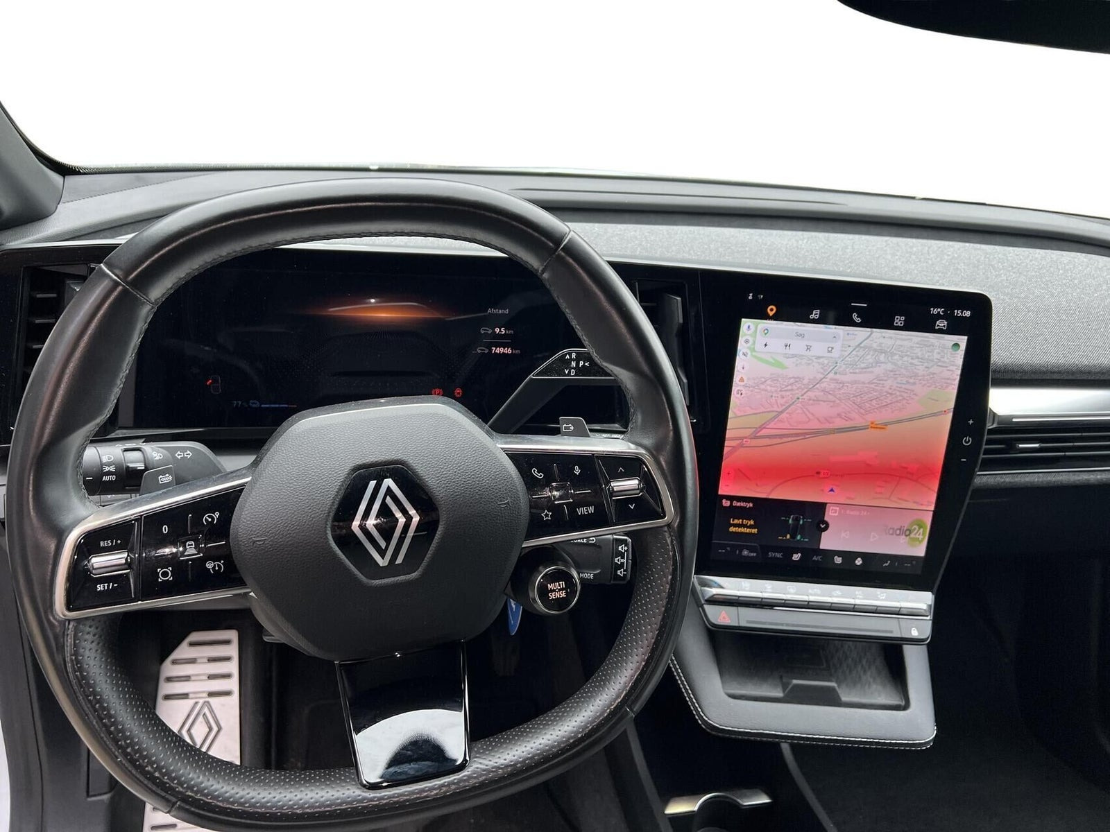 Hvid Renault Megane E-Tech fra 2023