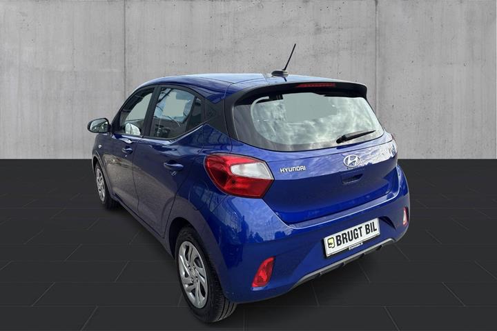 Blå Hyundai i10 fra 2021