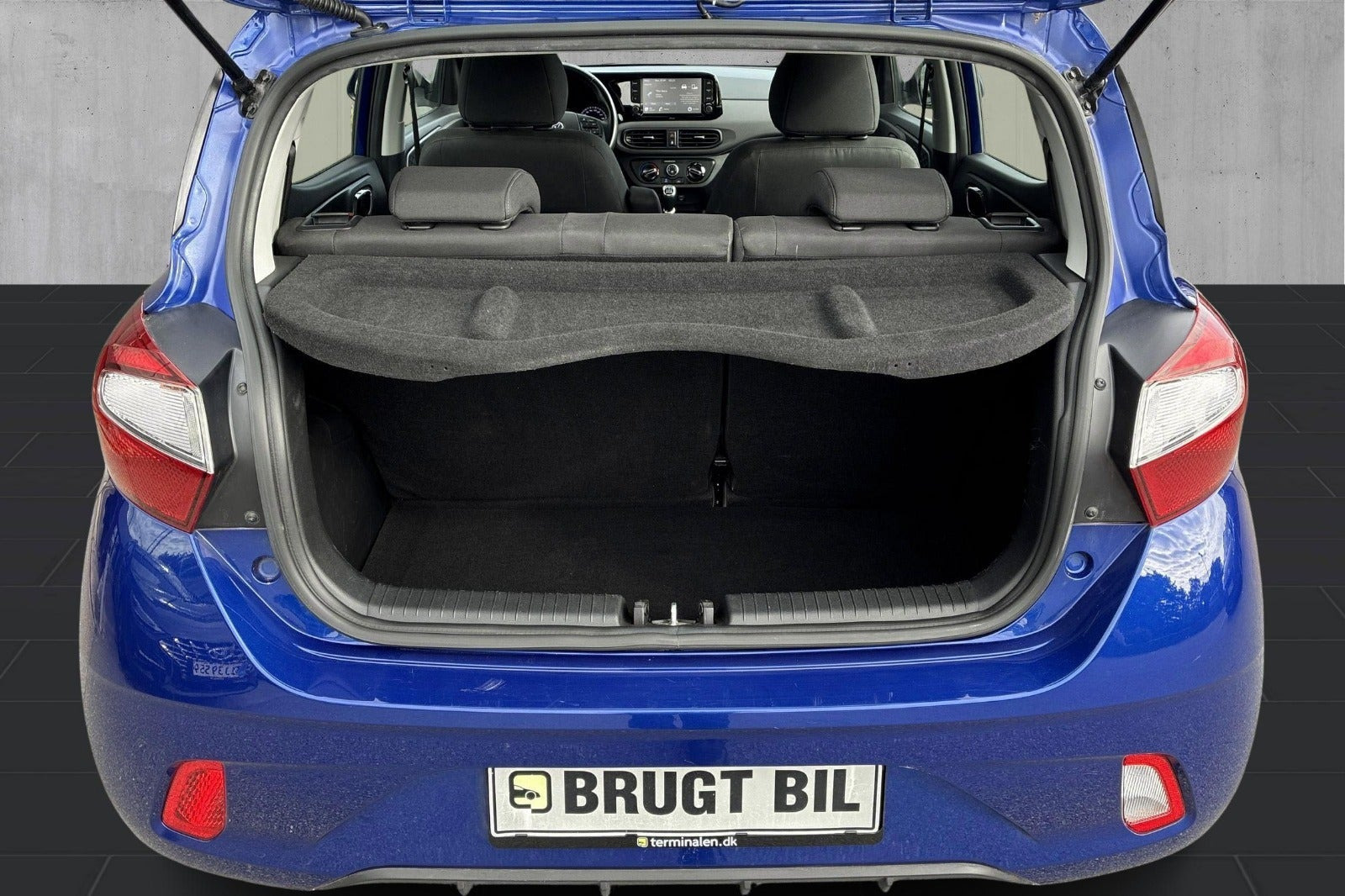 Blå Hyundai i10 fra 2021