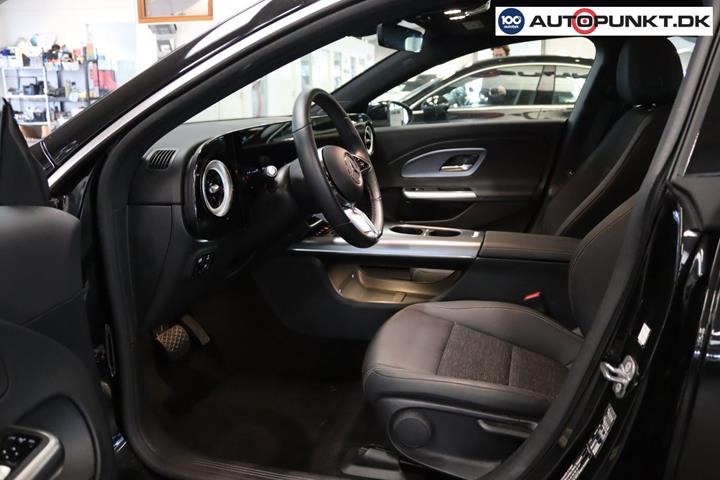 Sort Mercedes CLA250+ fra 2025