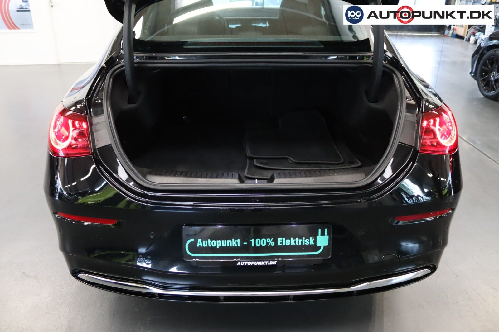Sort Mercedes CLA250+ fra 2025