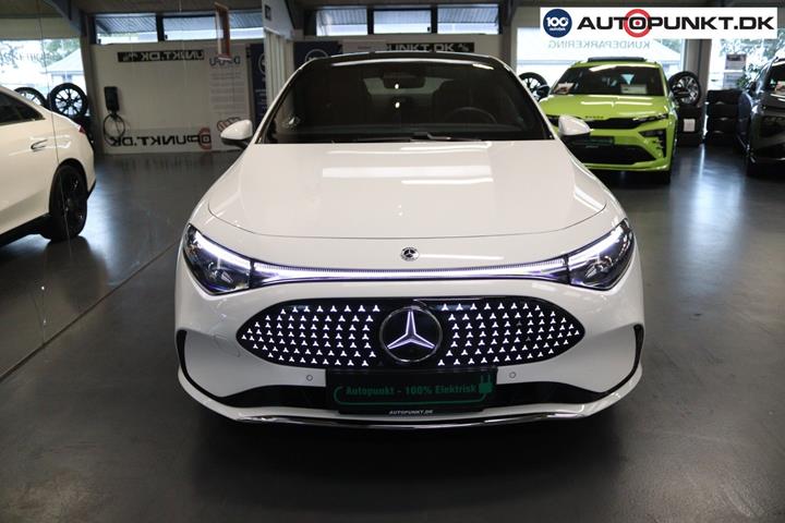 Hvid Mercedes CLA250+ fra 2025