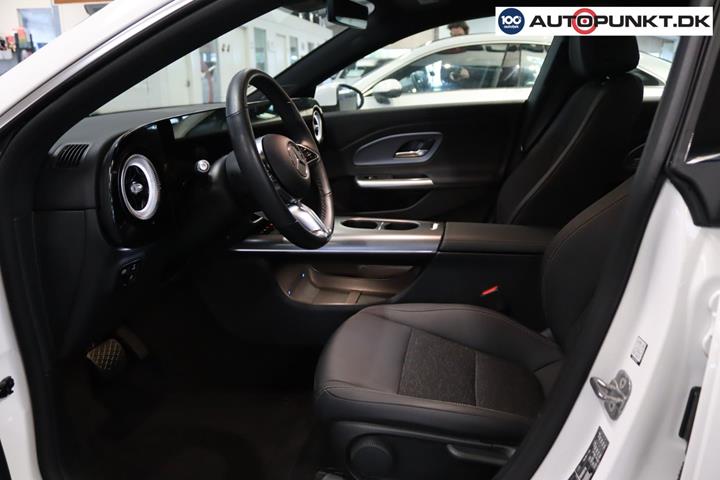 Hvid Mercedes CLA250+ fra 2025