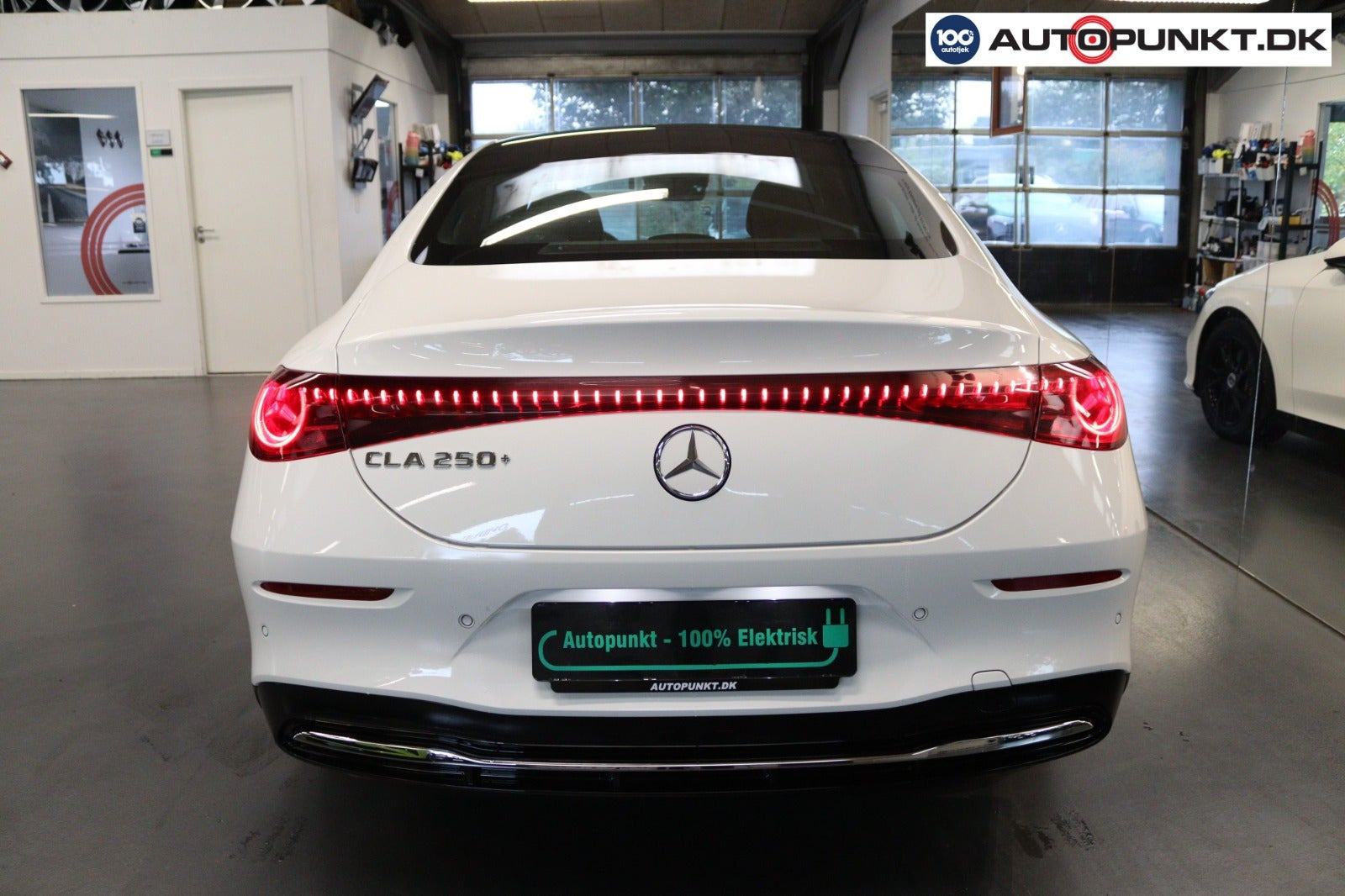 Hvid Mercedes CLA250+ fra 2025