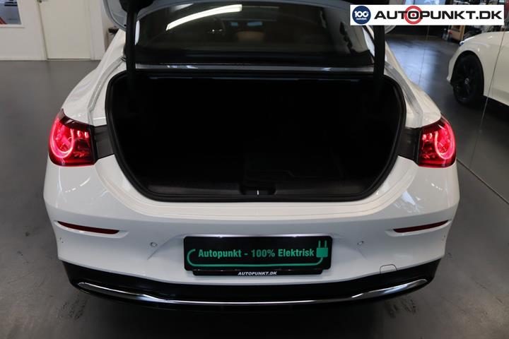 Hvid Mercedes CLA250+ fra 2025