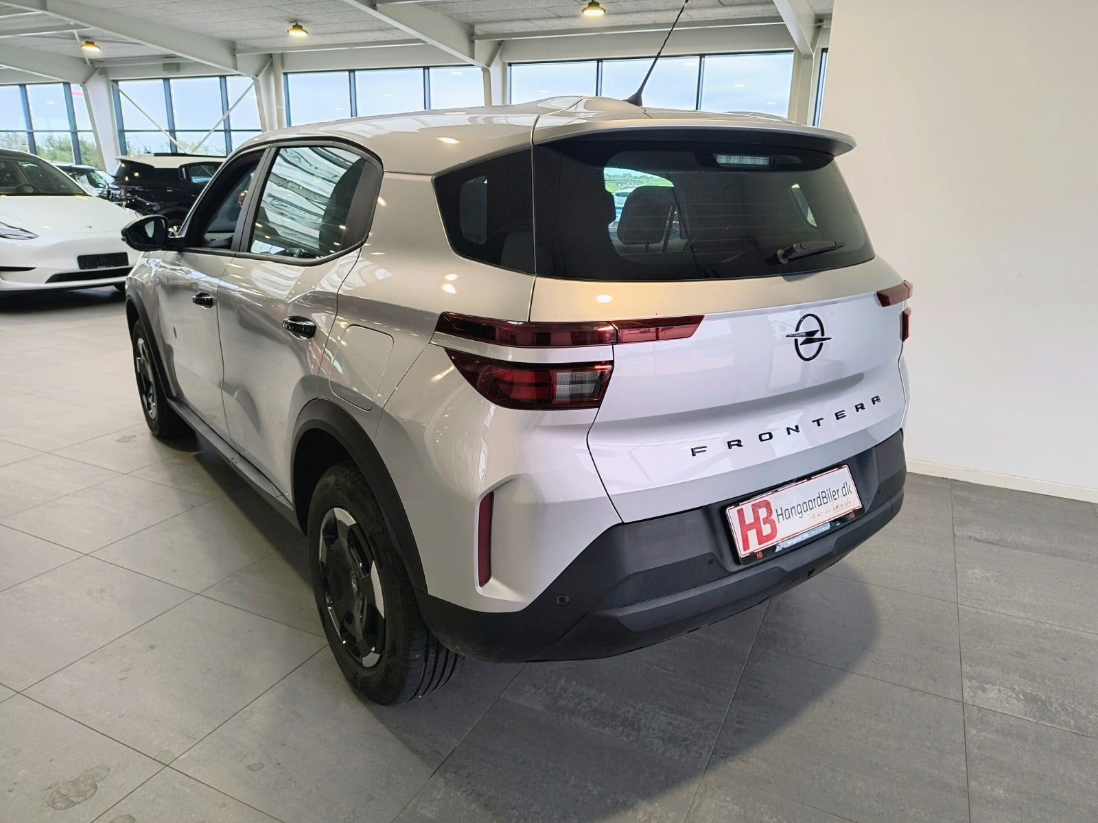 Sølv Opel Frontera fra 2025