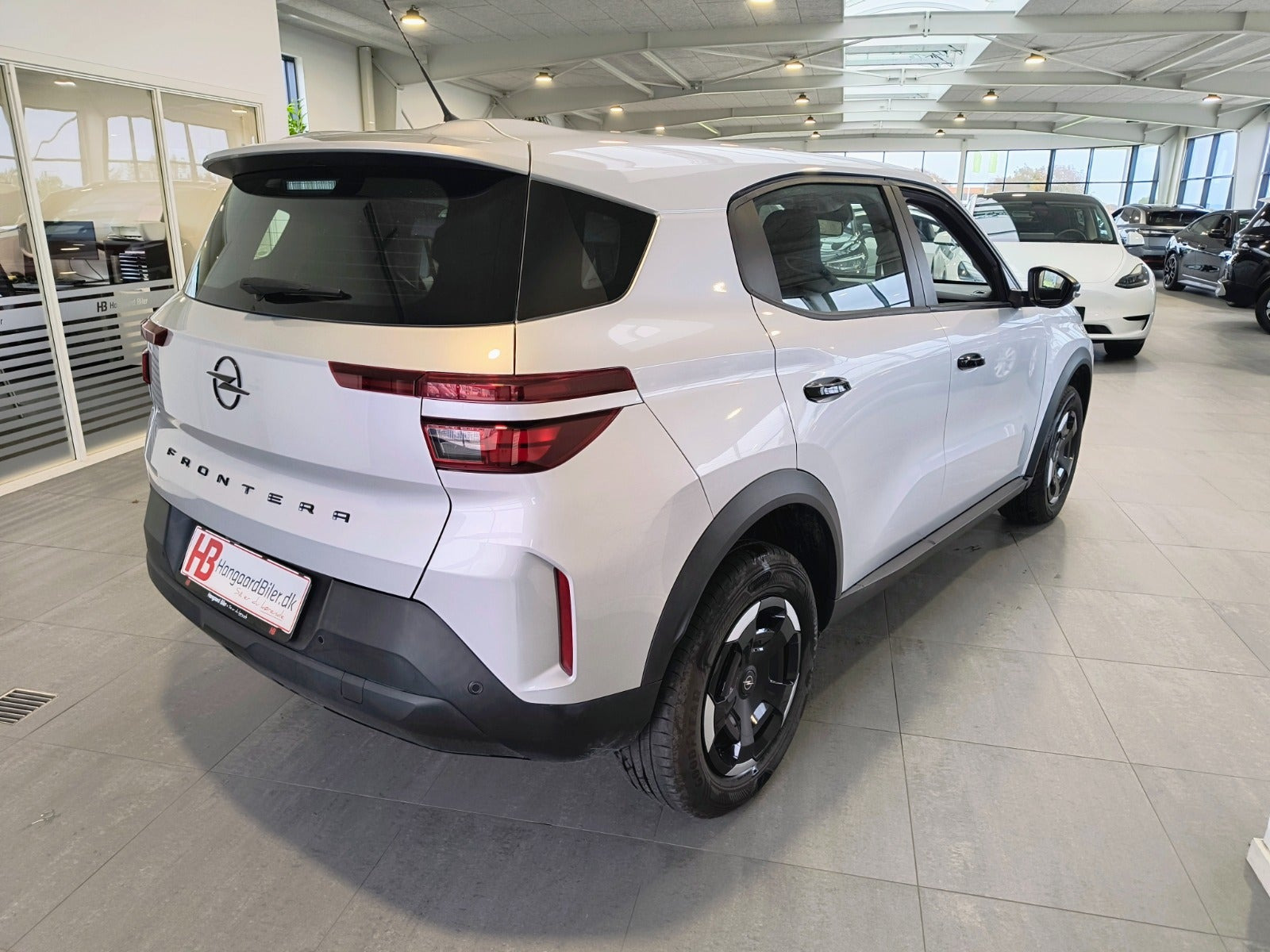 Sølv Opel Frontera fra 2025