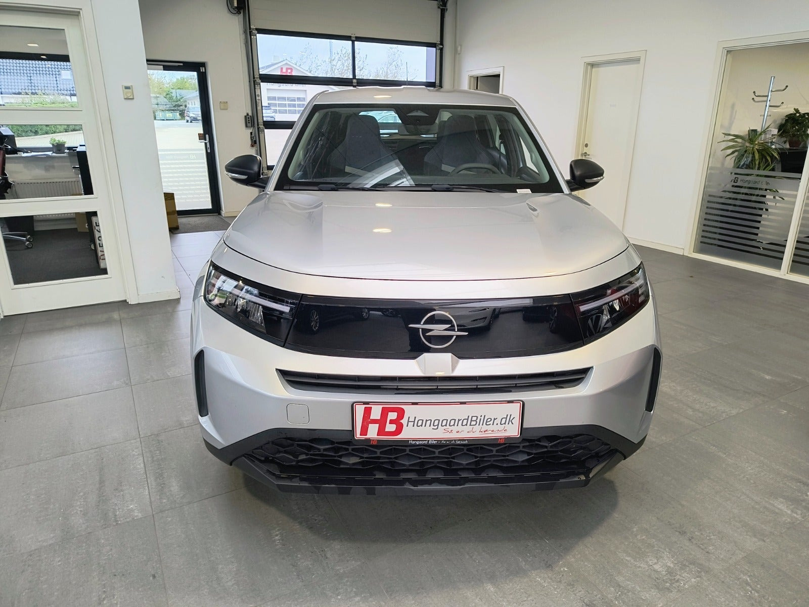 Sølv Opel Frontera fra 2025