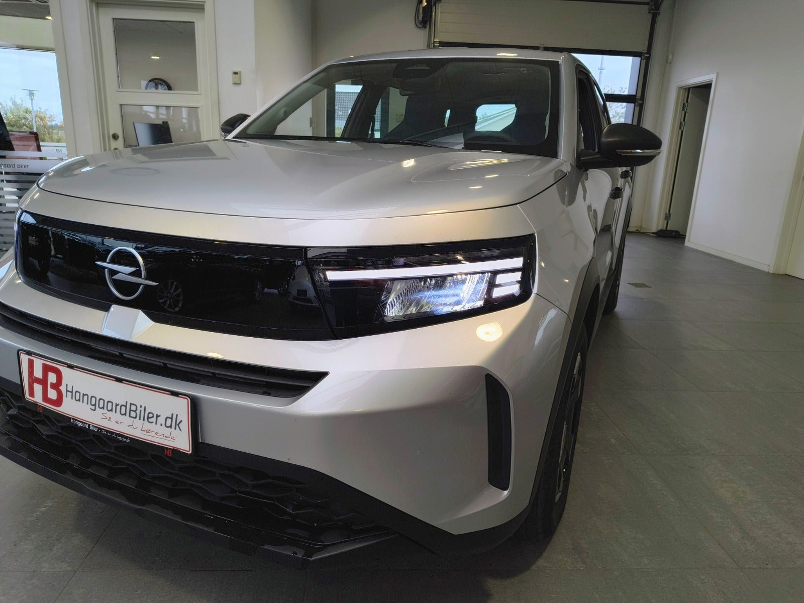Sølv Opel Frontera fra 2025