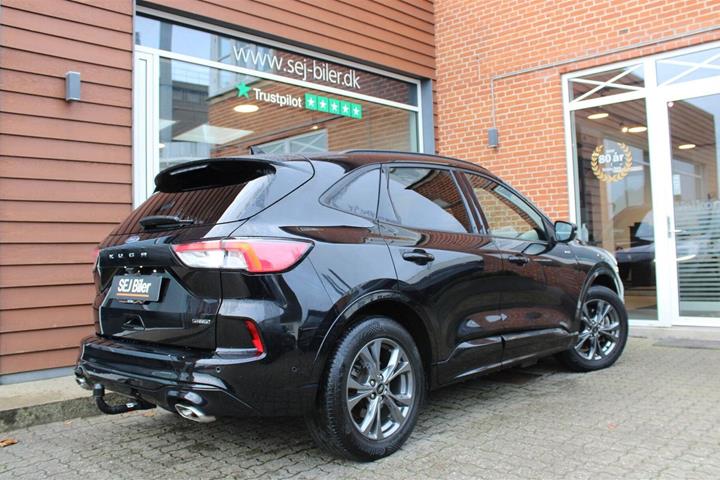 Sort Ford Kuga fra 2021