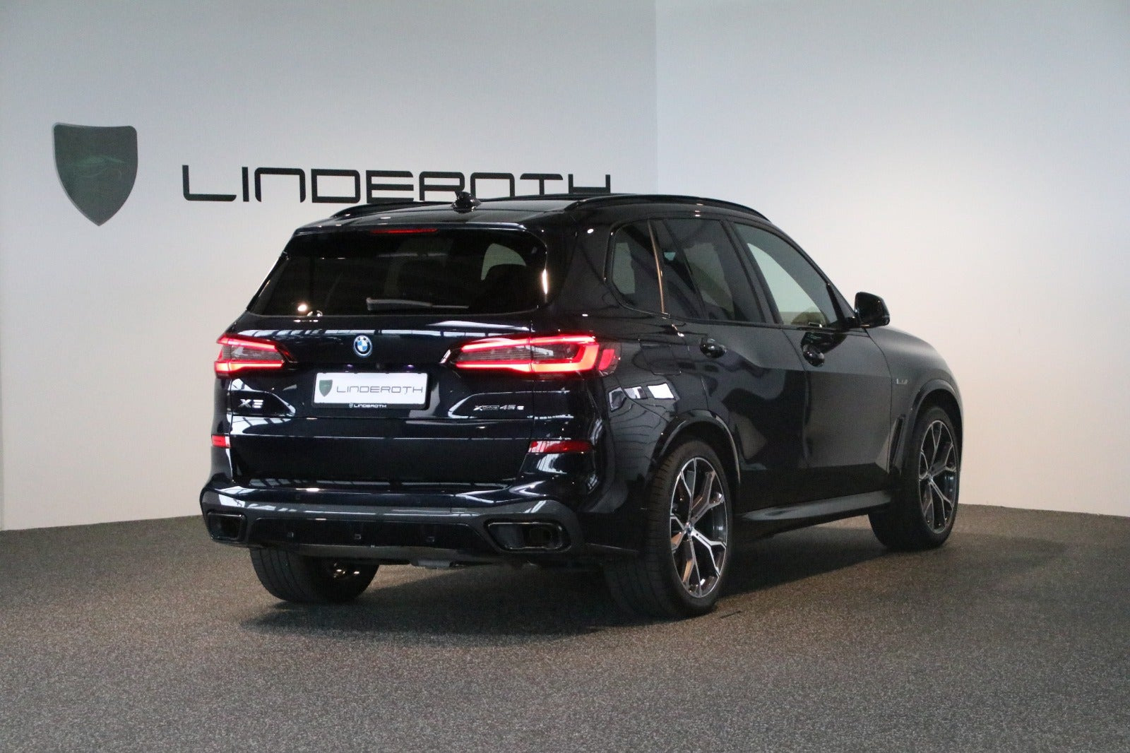 Sort BMW X5 fra 2022