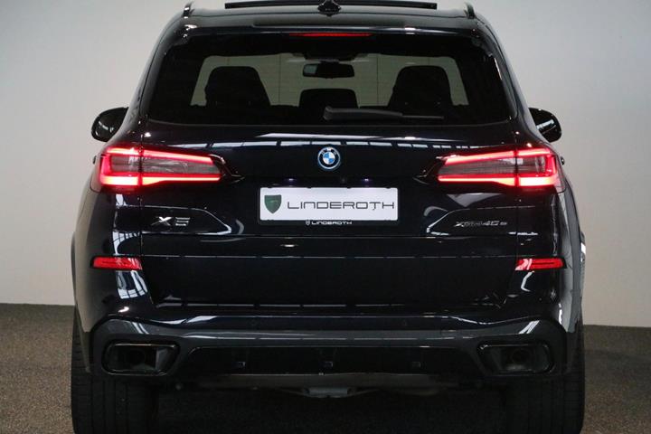 Sort BMW X5 fra 2022