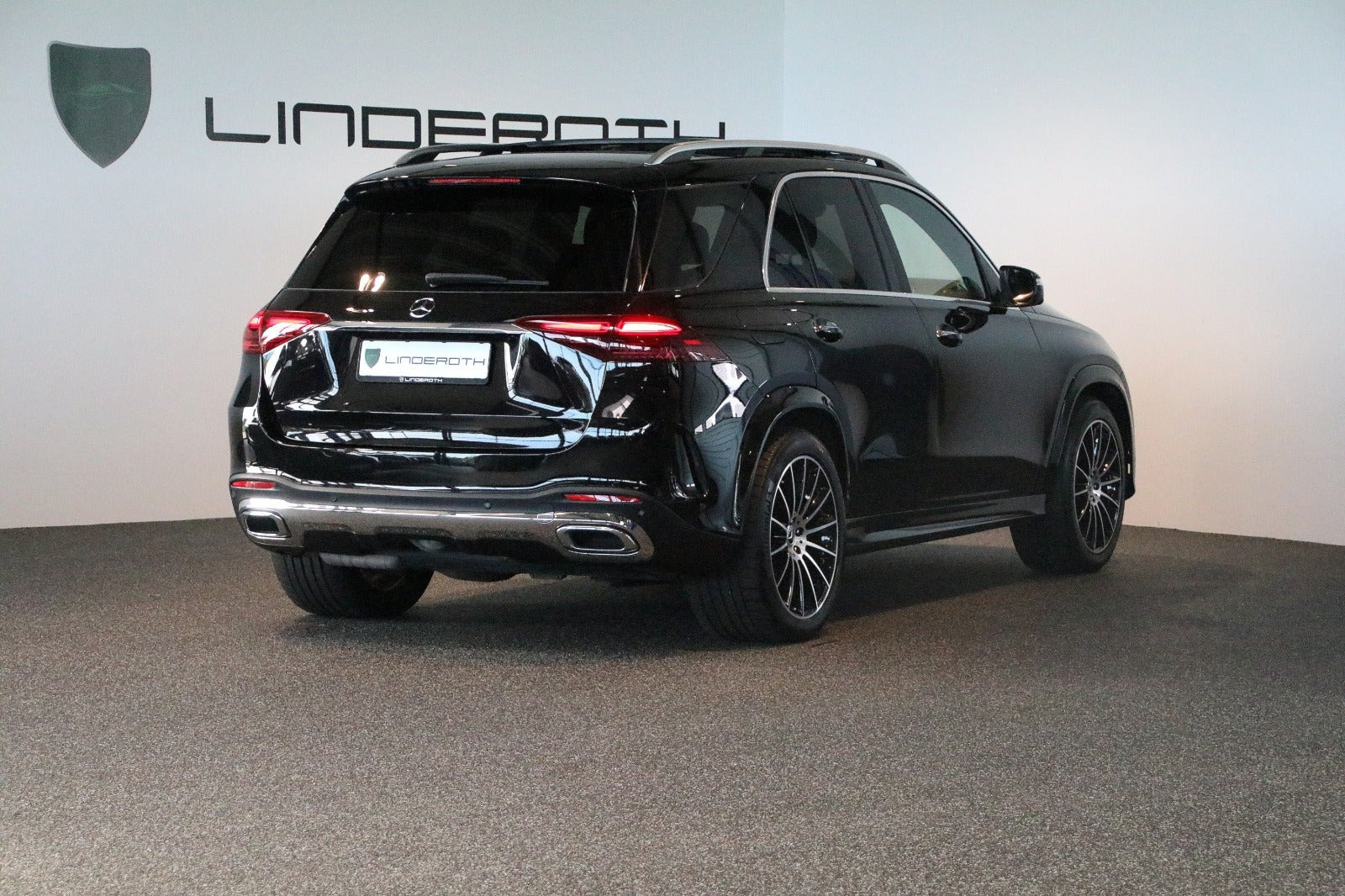 Sort Mercedes GLE350 de fra 2024
