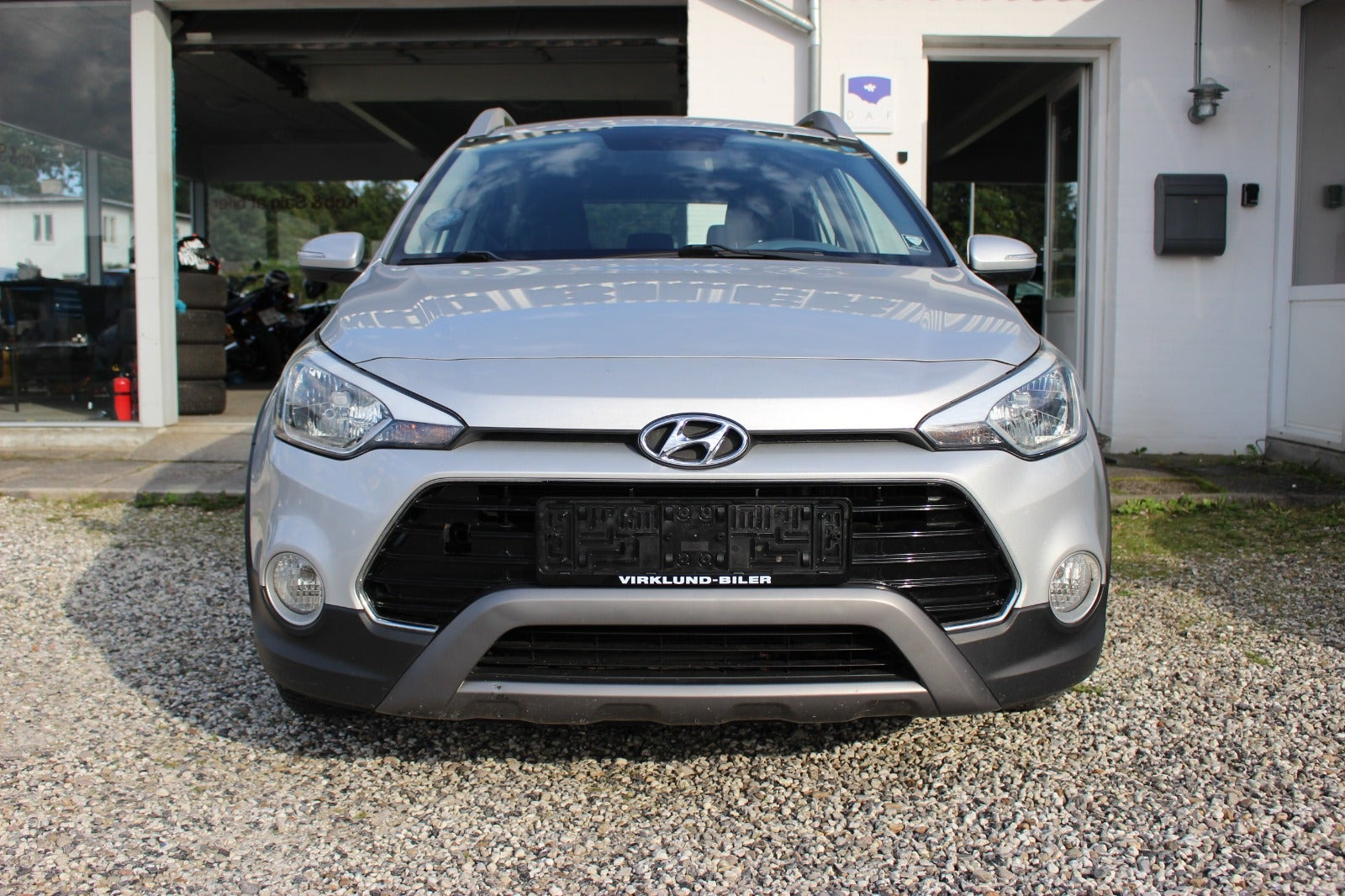 Sølv Hyundai i20 Active Cross fra 2017