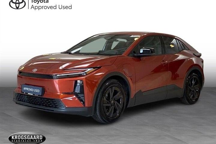 Orange Toyota C-HR+ fra 2025