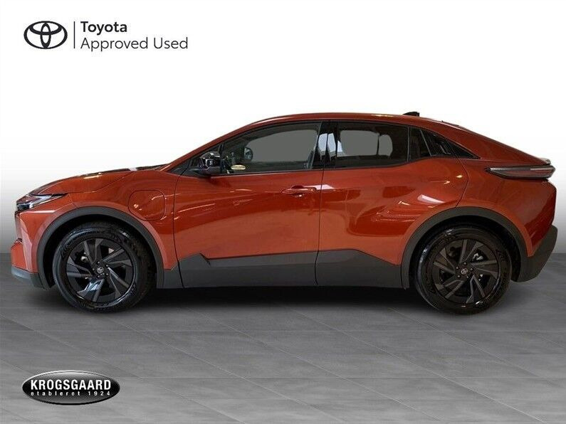 Orange Toyota C-HR+ fra 2025