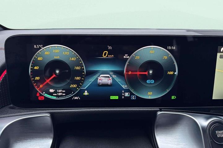 Grå Mercedes EQB250 fra 2023