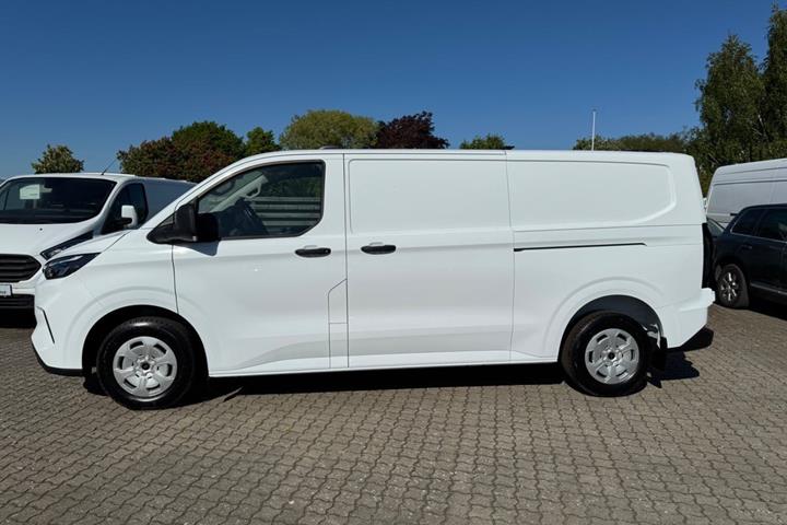 Hvid Ford Transit Custom 320 L2 fra 2025