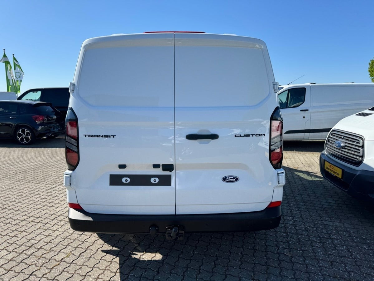 Hvid Ford Transit Custom 320 L2 fra 2025