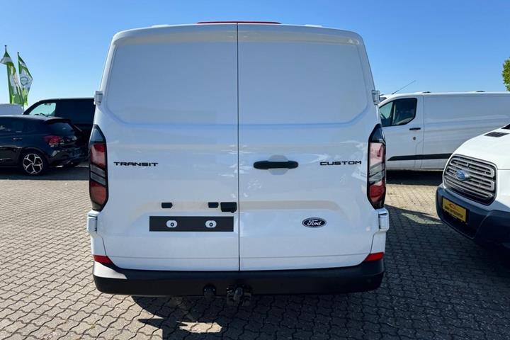 Hvid Ford Transit Custom 320 L2 fra 2025