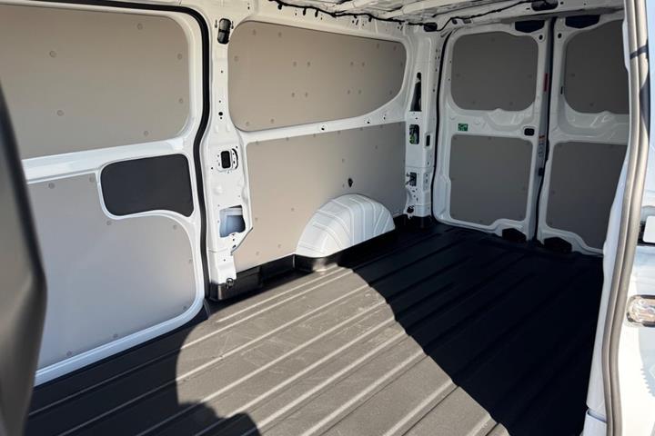Hvid Ford Transit Custom 320 L2 fra 2025