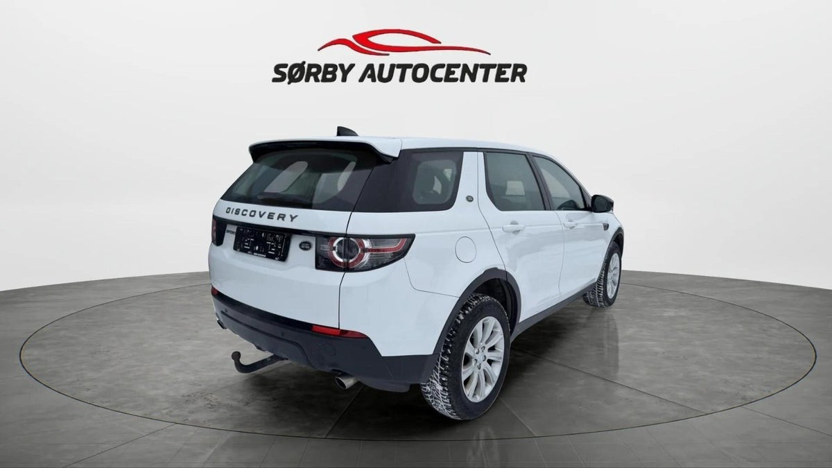 Hvid Land Rover Discovery Sport fra 2019