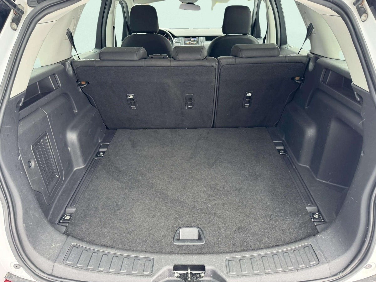 Hvid Land Rover Discovery Sport fra 2019