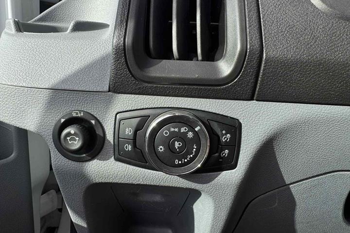 Hvid Ford Transit Custom 310 L1 fra 2018