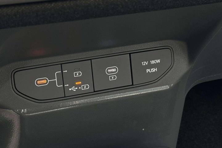 Sølv Kia EV3 fra 2025