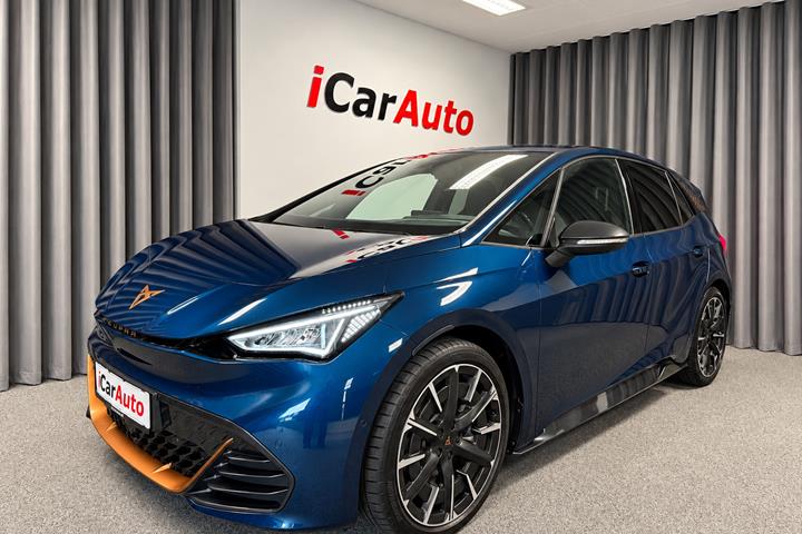 Blå Cupra Born fra 2024 set udefra