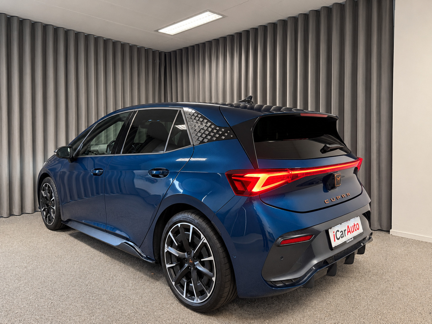 Blå Cupra Born fra 2024