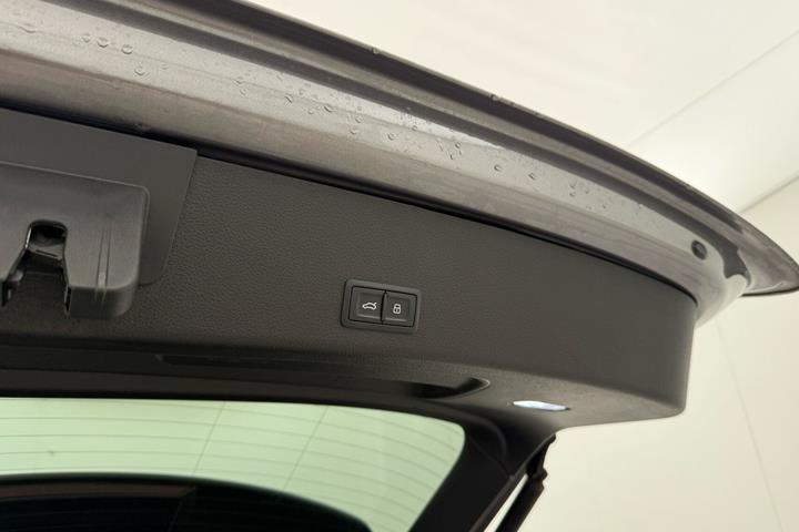 Grå Audi e-tron fra 2020