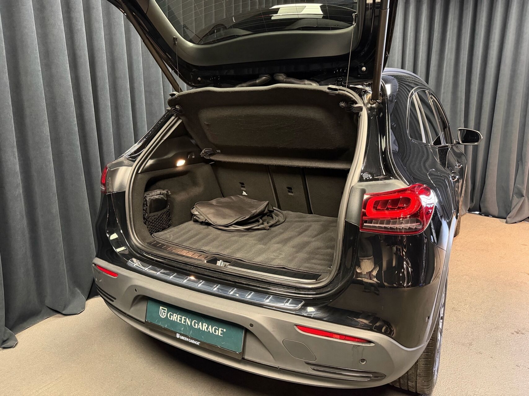 Sort Mercedes EQA250+ fra 2022