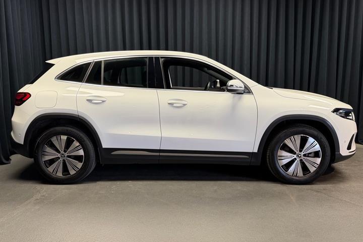Hvid Mercedes EQA250+ fra 2024