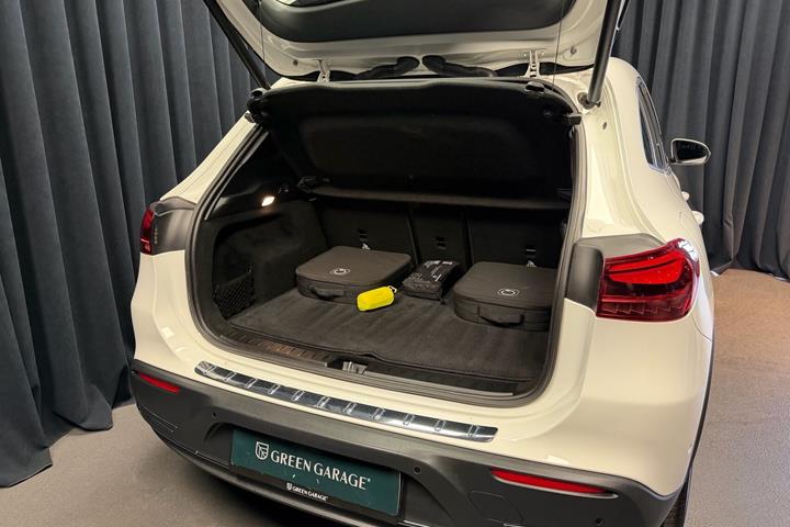 Hvid Mercedes EQA250+ fra 2024