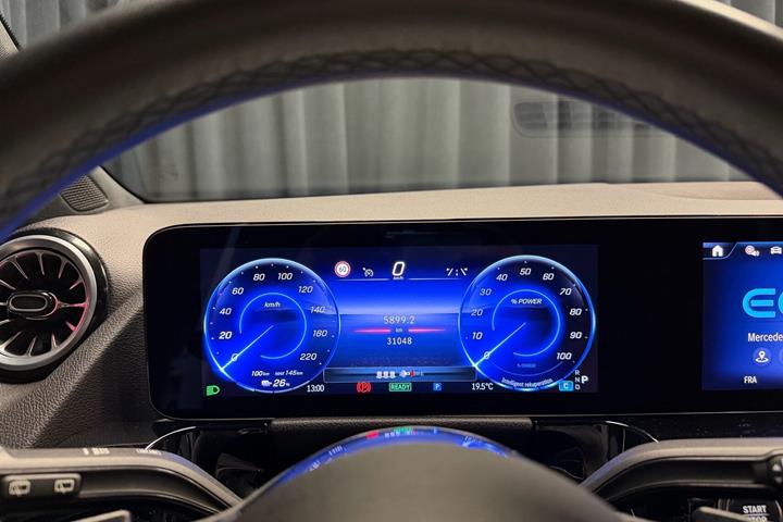 Hvid Mercedes EQA250+ fra 2024