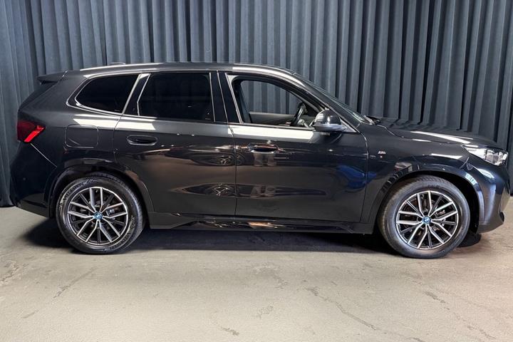 Sort BMW iX1 fra 2024