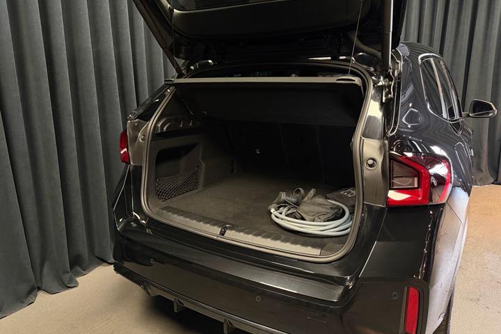 Sort BMW iX1 fra 2024