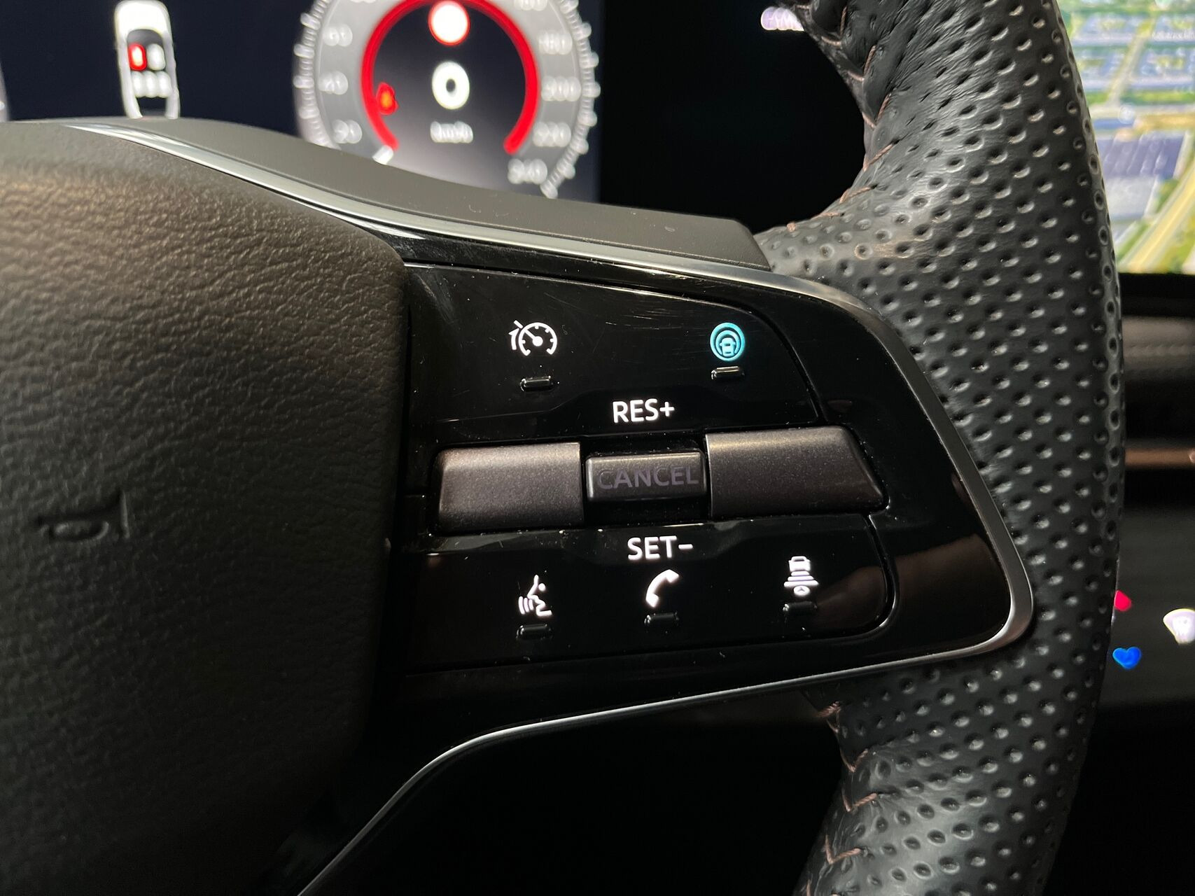 Hvid Nissan Ariya fra 2024