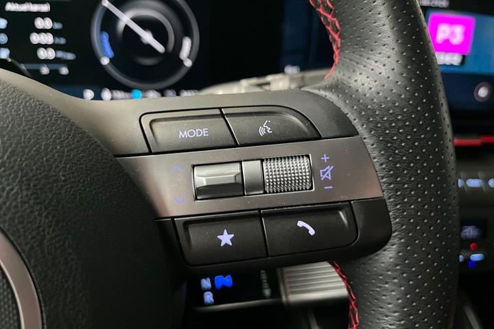 Grå Hyundai Kona fra 2025