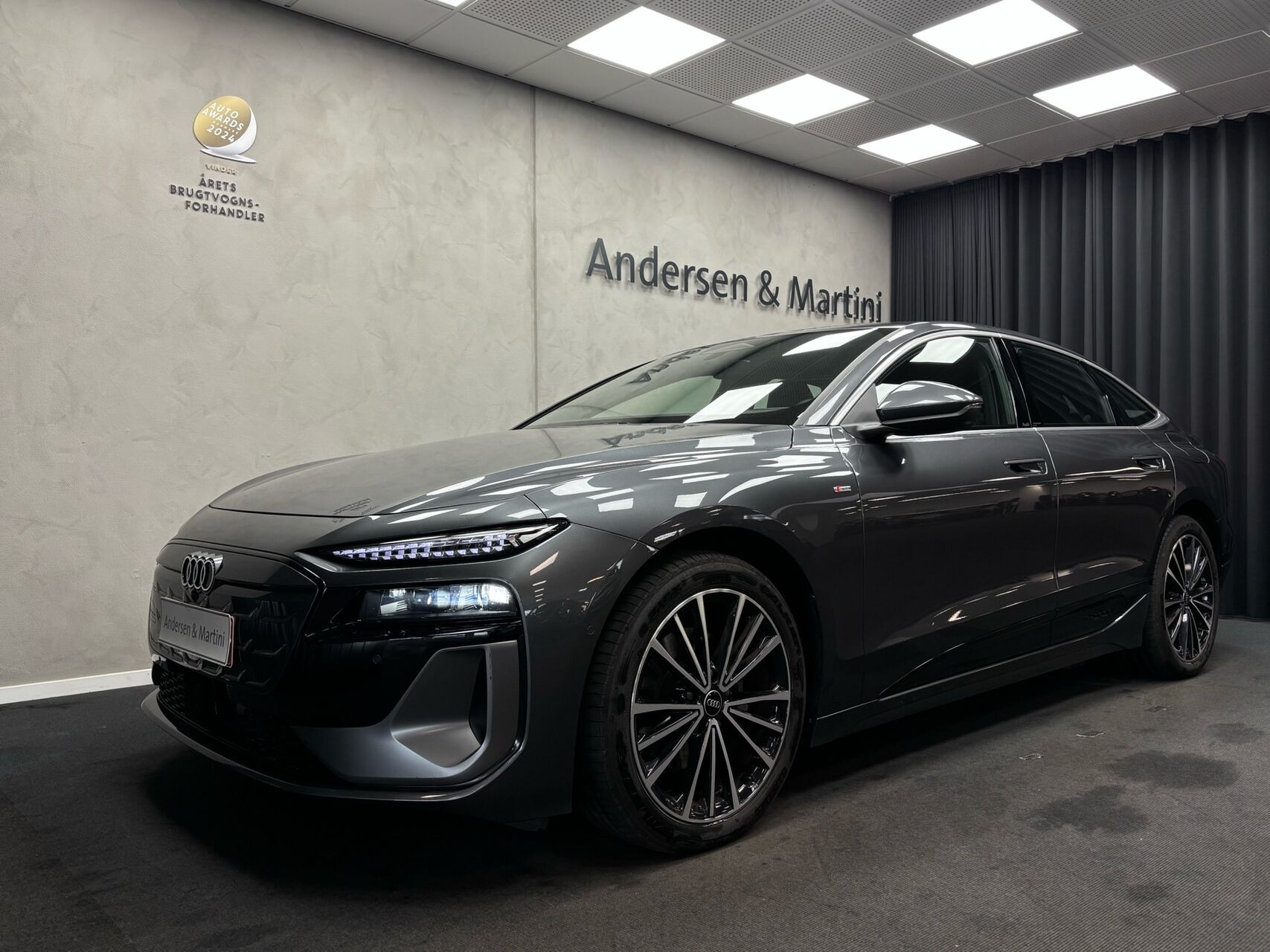 Grå Audi A6 fra 2025