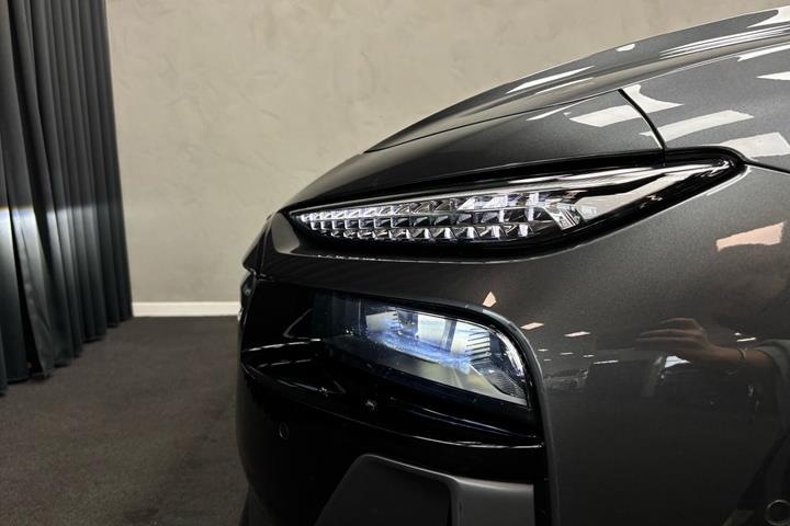 Grå Audi A6 fra 2025