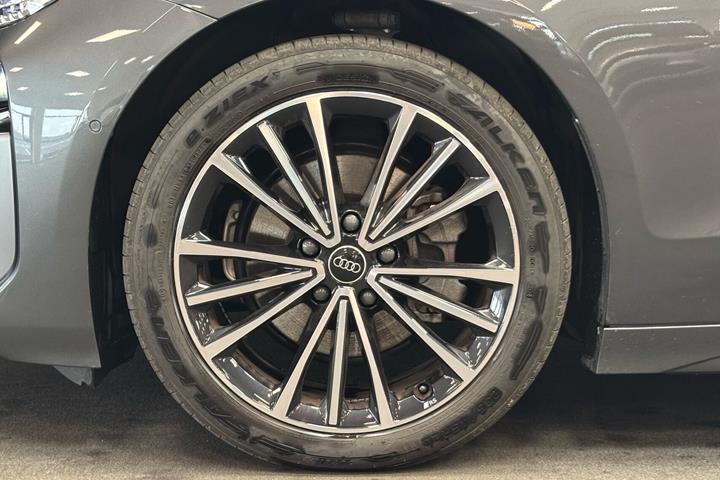 Grå Audi A6 fra 2025