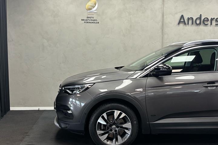 Grå Opel Grandland X fra 2020