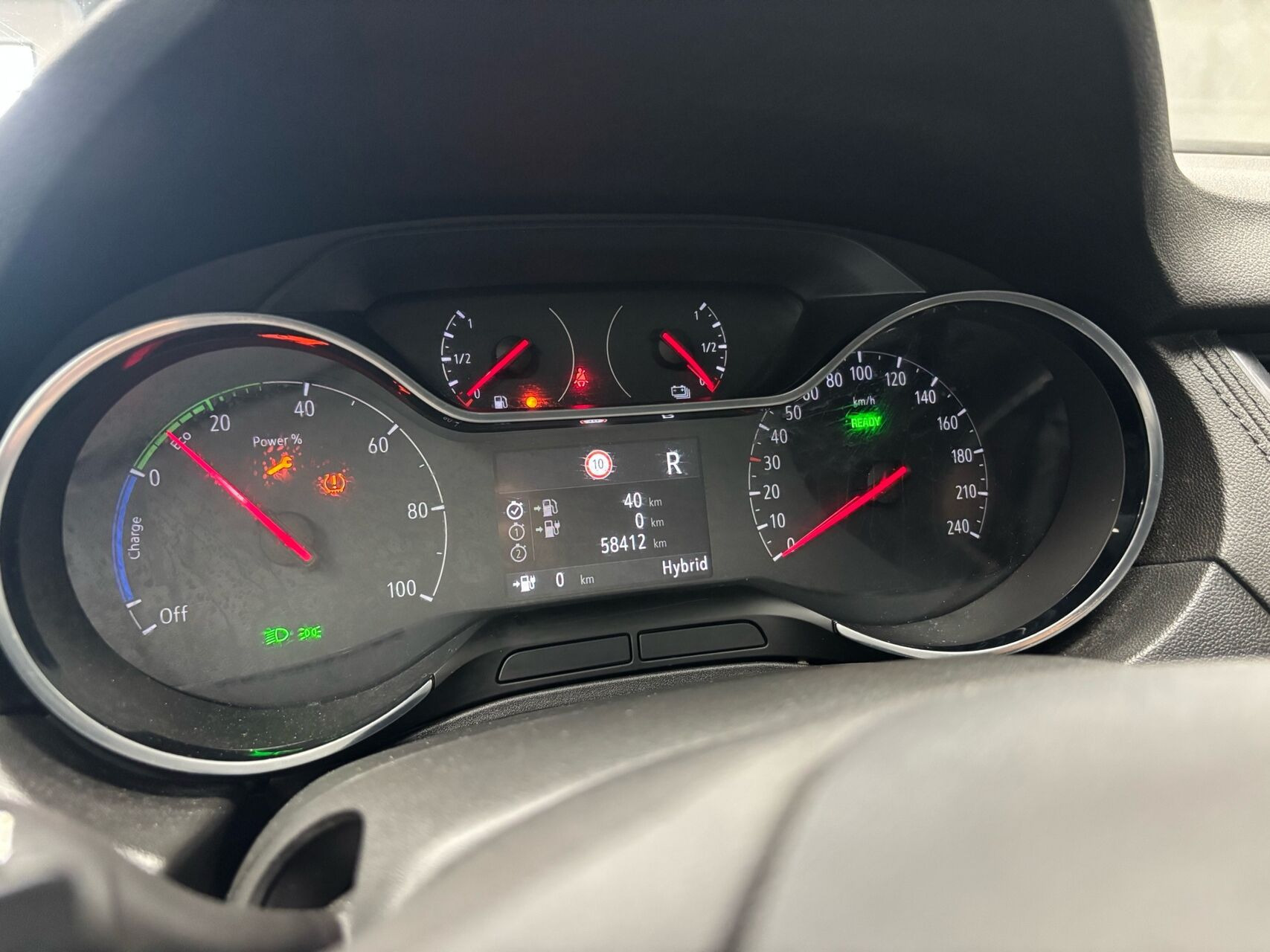 Grå Opel Grandland X fra 2020