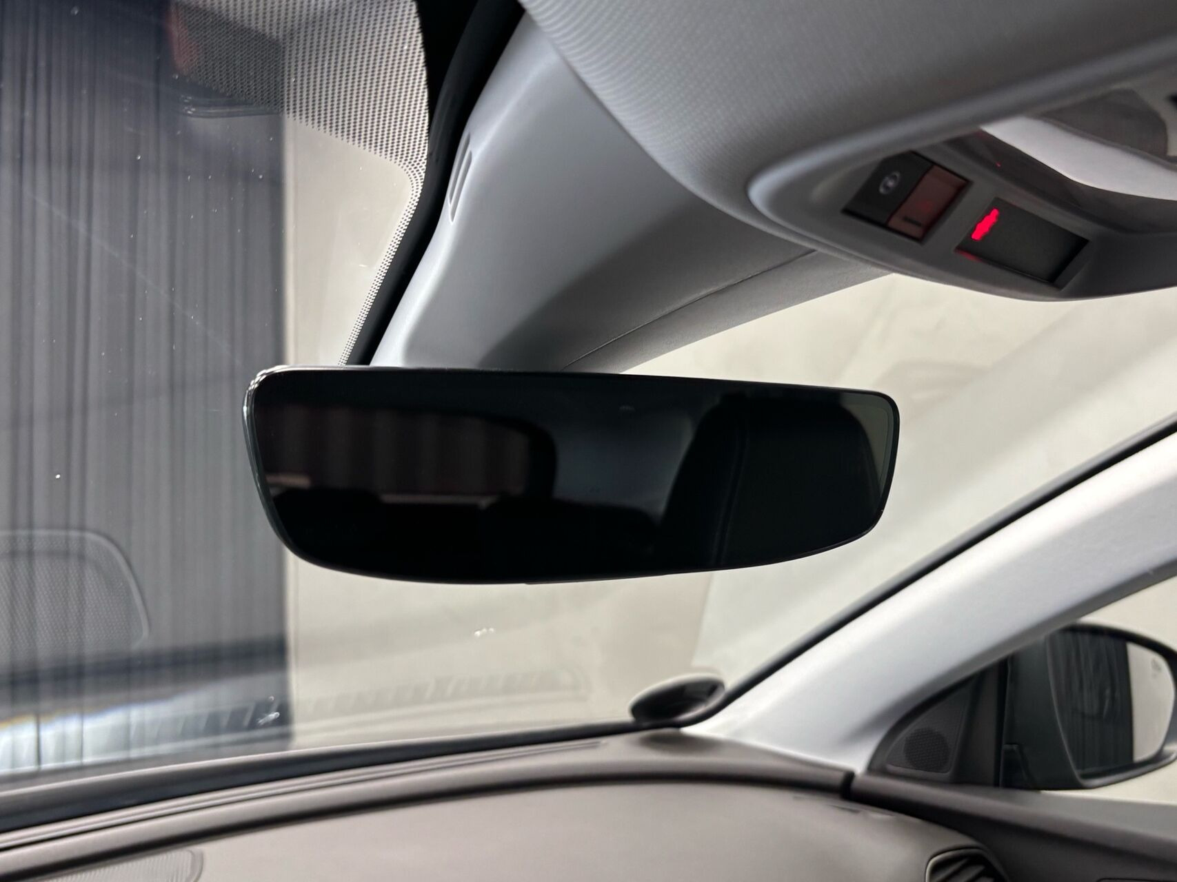 Grå Opel Grandland X fra 2020