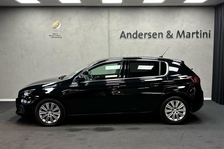 Sort Peugeot 308 fra 2018