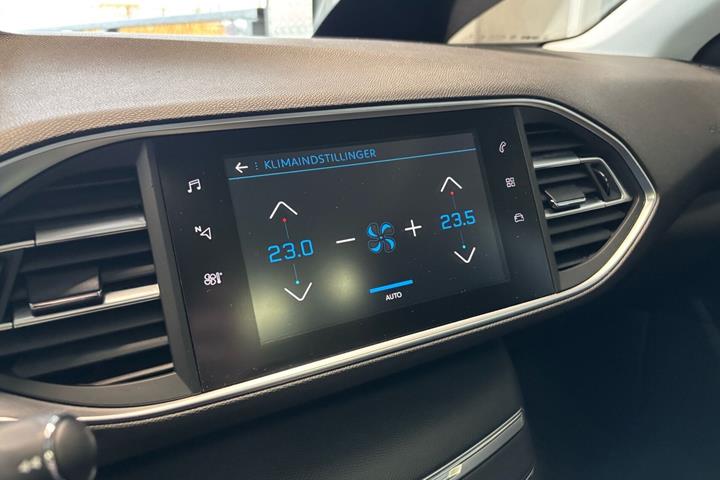 Sort Peugeot 308 fra 2018
