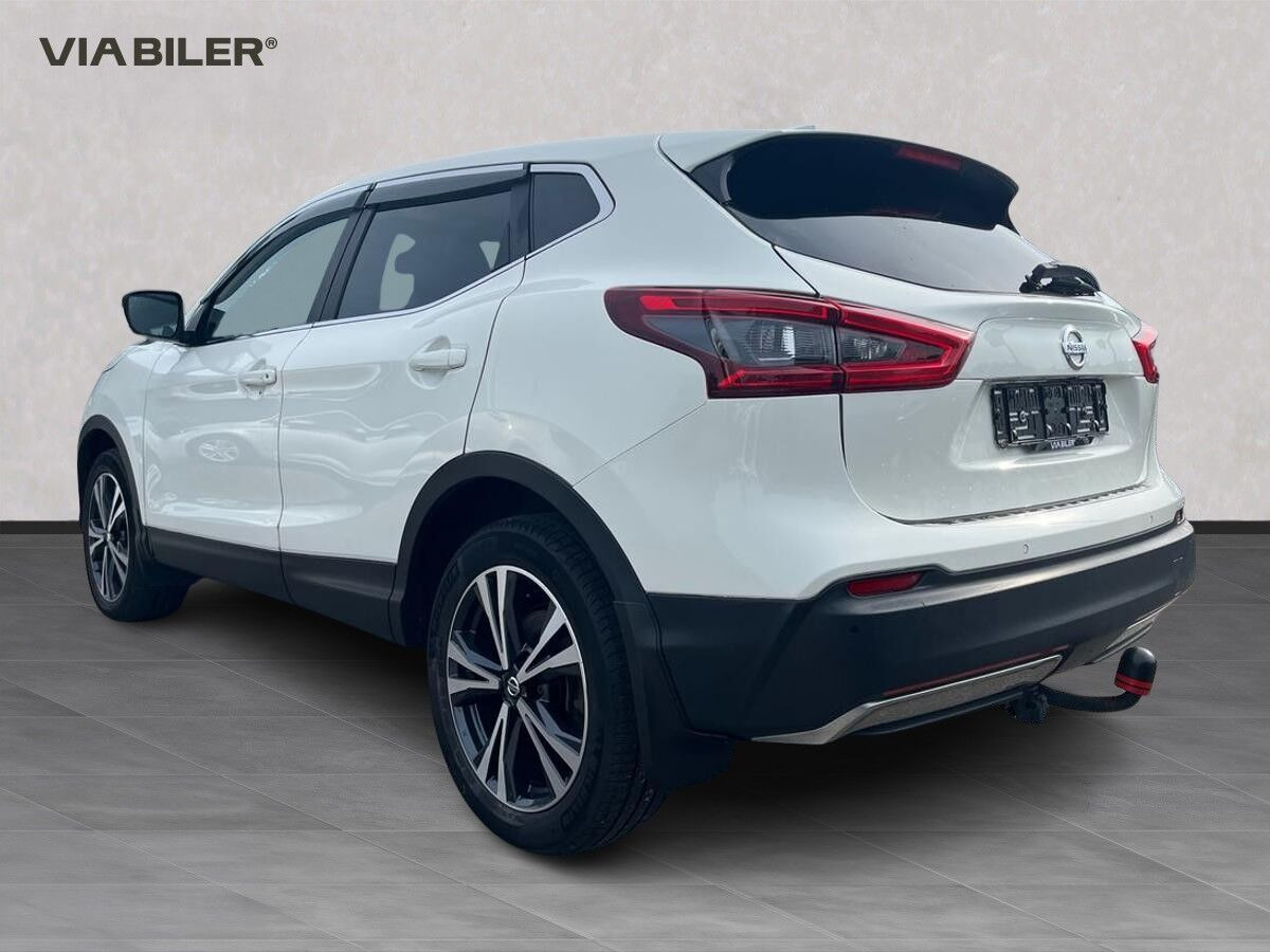 Hvid Nissan Qashqai fra 2019
