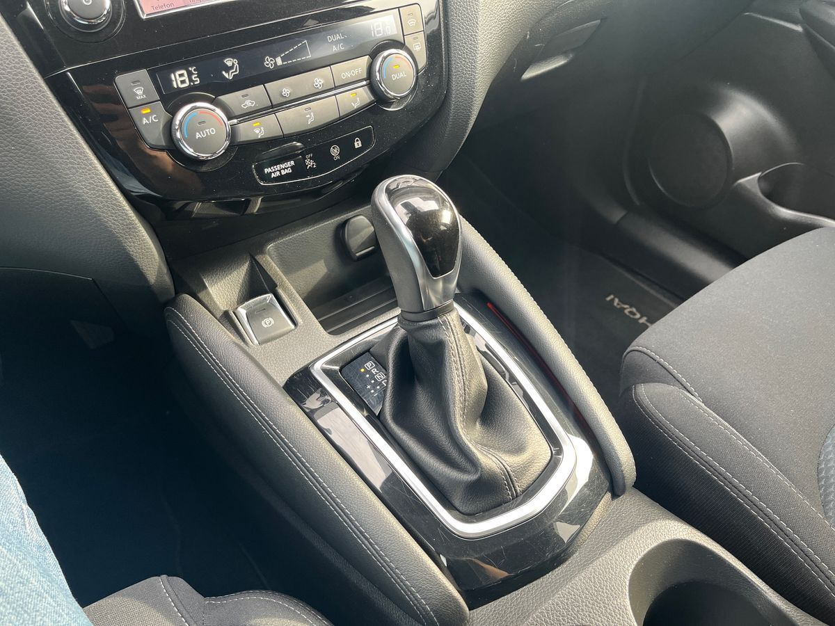 Hvid Nissan Qashqai fra 2019